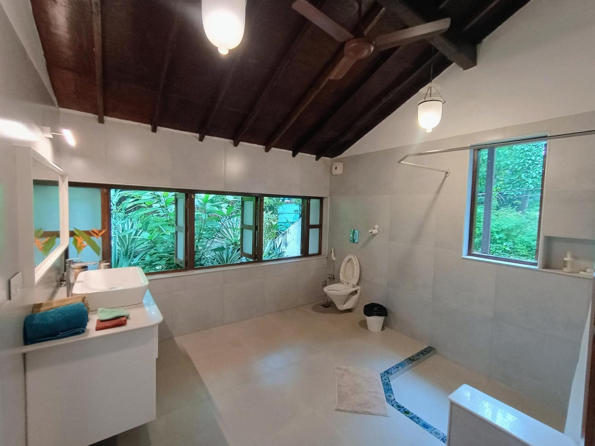 Banyan House - Luxurious 4 Bedroom Villa On One Acre, Near The Beach นาโกน ภายนอก รูปภาพ