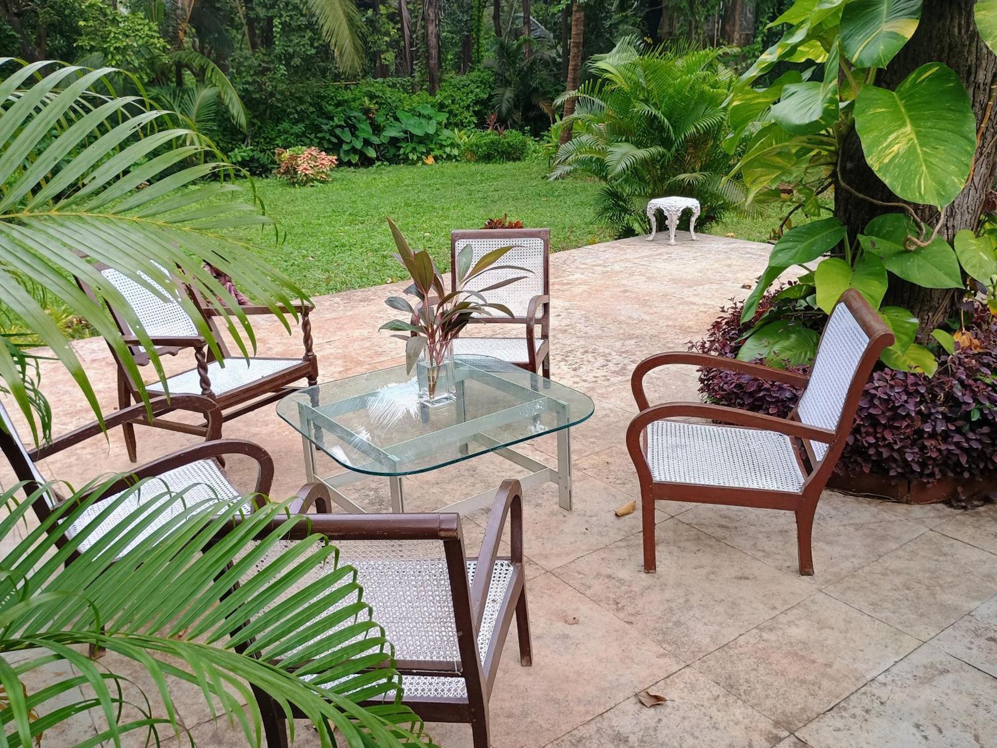 Banyan House - Luxurious 4 Bedroom Villa On One Acre, Near The Beach นาโกน ภายนอก รูปภาพ