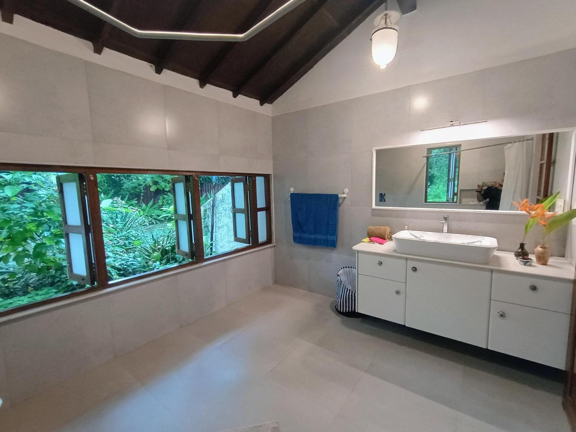 Banyan House - Luxurious 4 Bedroom Villa On One Acre, Near The Beach นาโกน ภายนอก รูปภาพ